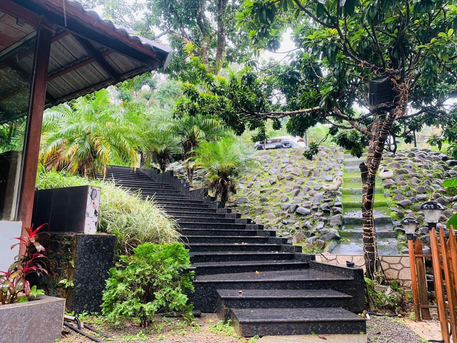 The Mountain Shades Resort Madikeri Exterior photo
