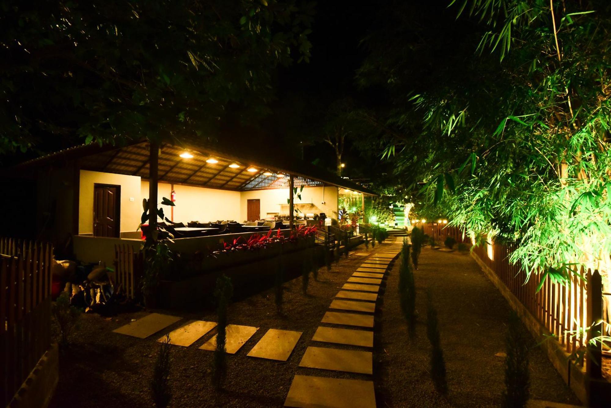 The Mountain Shades Resort Madikeri Exterior photo